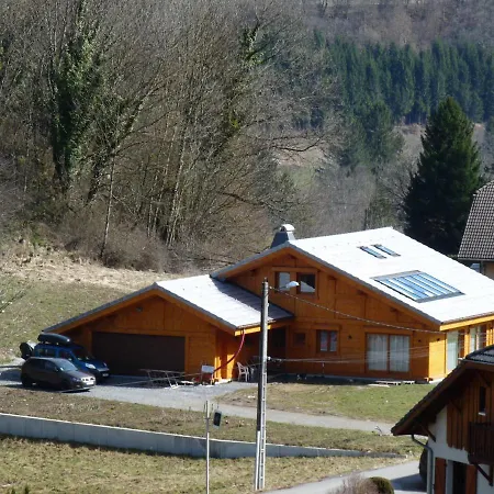 Aux 3 Biches Bed & Breakfast *